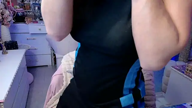 misscectito13 online show from June 11, 4:38 pm