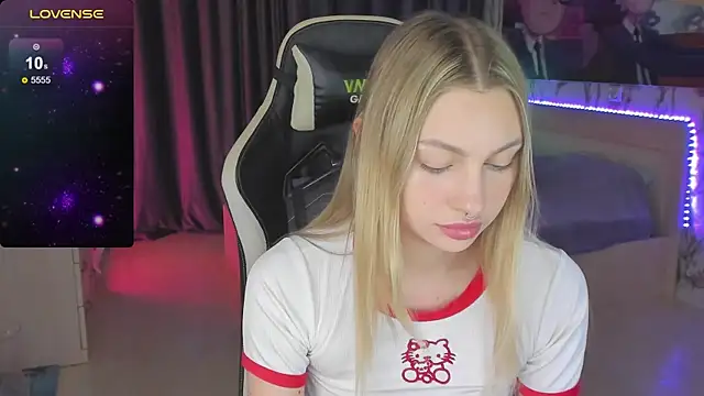 BiMolly online show from December 12, 12:05 am