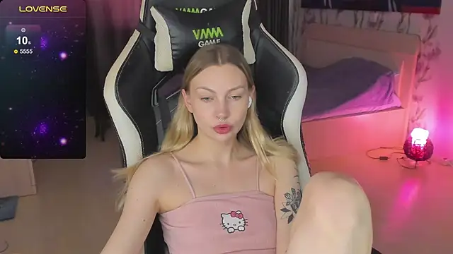 BiMolly online show from March 19, 8:34 am