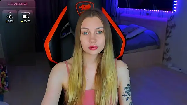 BiMolly online show from June 16, 2:41 pm
