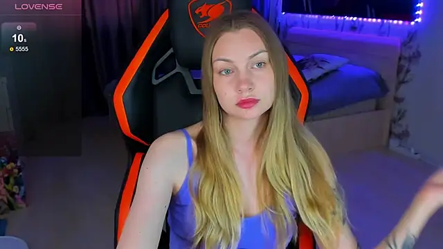 BiMolly online show from July 3, 3:51 pm