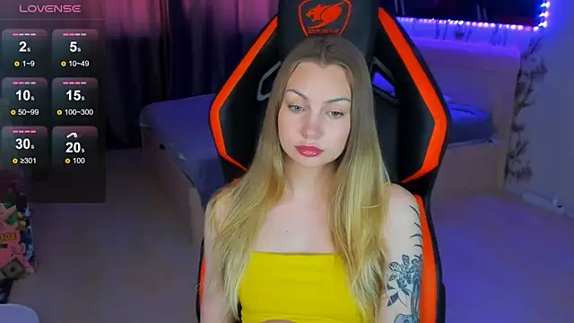 BiMolly online show from July 9, 1:37 pm