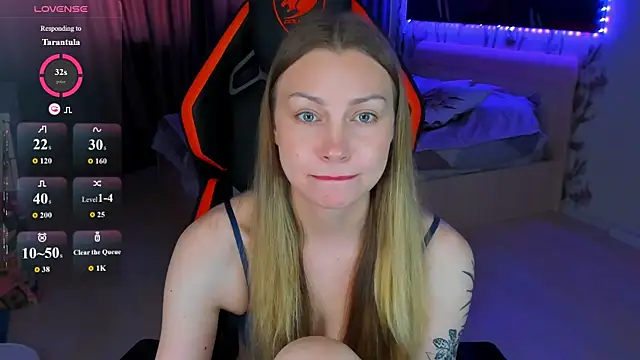 BiMolly online show from July 28, 2:13 pm
