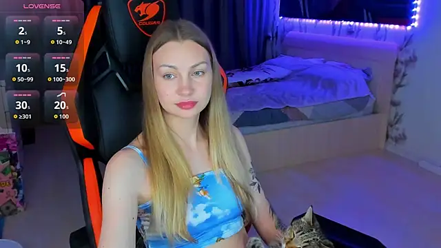BiMolly online show from July 28, 10:31 pm