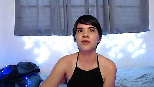 Snapshot of mia_collins_x chatting on March 4, 7:09 pm mia collins x online show from March 4, 7:09 pm