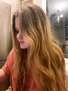 -MimmiLissa- online show from November 8, 5:45 pm