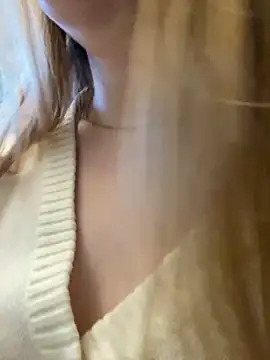 Snapshot of -MimmiLissa- chatting on February 27, 1:11 pm -MimmiLissa- online show from February 27, 1:11 pm