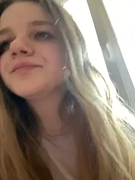 Snapshot of -MimmiLissa- chatting on March 19, 11:03 am -MimmiLissa- online show from March 19, 11:03 am