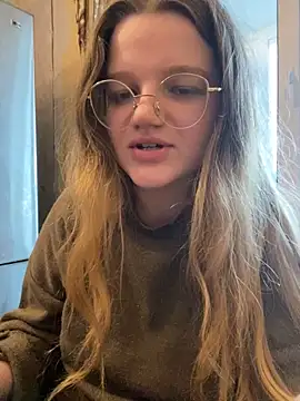 Snapshot of -MimmiLissa- chatting on May 11, 12:00 pm -MimmiLissa- online show from May 11, 12:00 pm