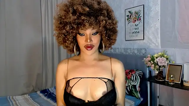 Snapshot of trixxielicious chatting on January 16, 5:11 am trixxielicious online show from January 16, 5:11 am