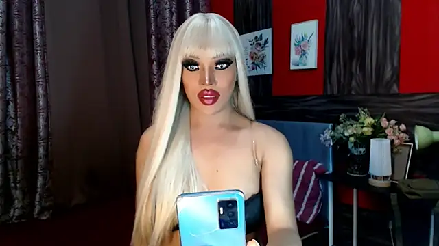 Snapshot of trixxielicious chatting on February 4, 12:22 pm trixxielicious online show from February 4, 12:22 pm