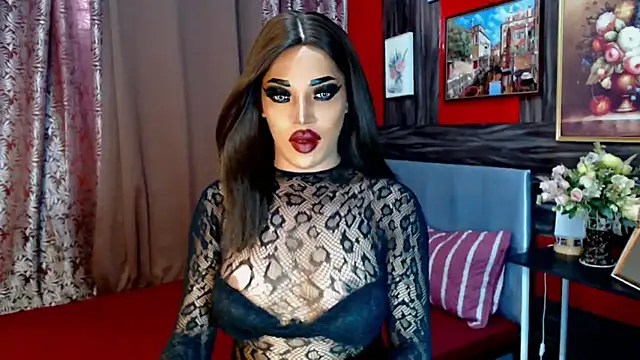 Snapshot of trixxielicious chatting on March 4, 5:32 am trixxielicious online show from March 4, 5:32 am