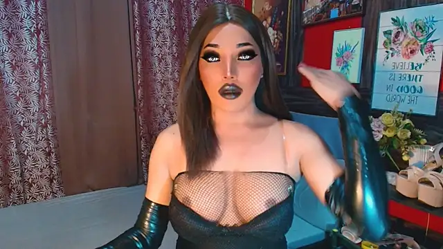 Snapshot of trixxielicious chatting on October 31, 12:39 pm trixxielicious online show from October 31, 12:39 pm