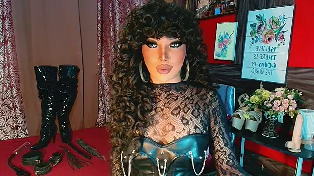 Snapshot of trixxielicious chatting on November 17, 12:55 pm trixxielicious online show from November 17, 12:55 pm