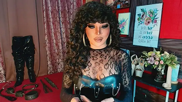 Snapshot of trixxielicious chatting on November 20, 2:06 pm trixxielicious online show from November 20, 2:06 pm