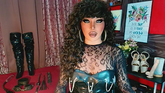 Snapshot of trixxielicious chatting on November 24, 2:06 pm trixxielicious online show from November 24, 2:06 pm