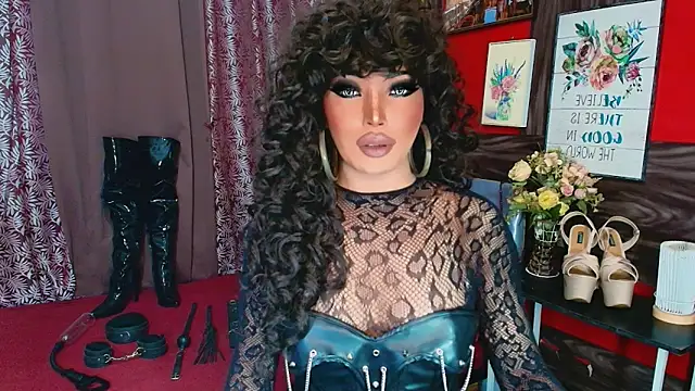 Snapshot of trixxielicious chatting on November 25, 1:44 pm trixxielicious online show from November 25, 1:44 pm