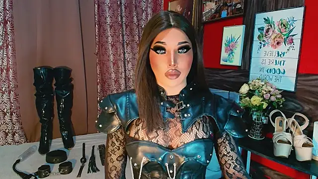 Snapshot of trixxielicious chatting on December 4, 4:38 pm trixxielicious online show from December 4, 4:38 pm