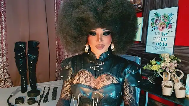 Snapshot of trixxielicious chatting on December 5, 6:15 pm trixxielicious online show from December 5, 6:15 pm