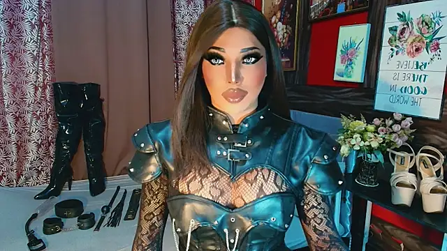 Snapshot of trixxielicious chatting on December 15, 1:21 am trixxielicious online show from December 15, 1:21 am