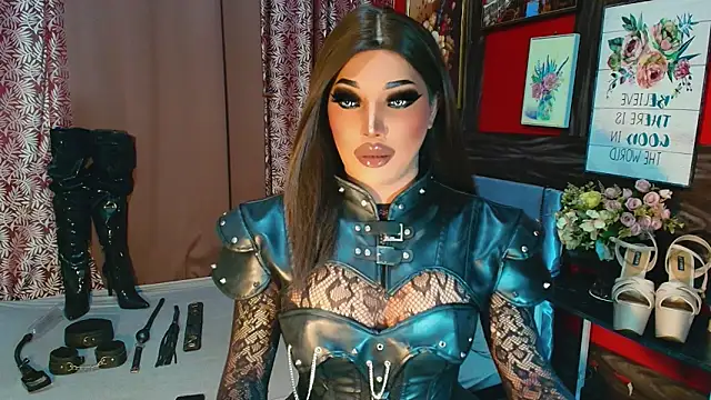 Snapshot of trixxielicious chatting on December 17, 11:49 am trixxielicious online show from December 17, 11:49 am