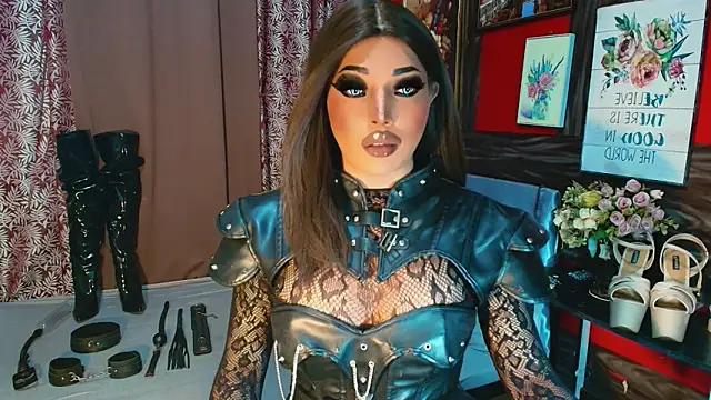 Snapshot of trixxielicious chatting on December 18, 12:11 pm trixxielicious online show from December 18, 12:11 pm