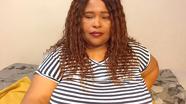 Snapshot of zandile chatting on December 19, 3:29 am zandile online show from December 19, 3:29 am
