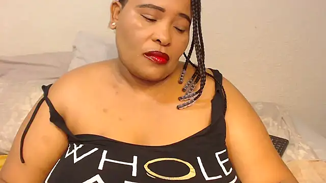 Snapshot of zandile chatting on March 7, 3:40 am zandile online show from March 7, 3:40 am
