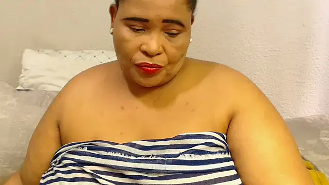 Snapshot of zandile chatting on October 17, 12:41 pm zandile online show from October 17, 12:41 pm