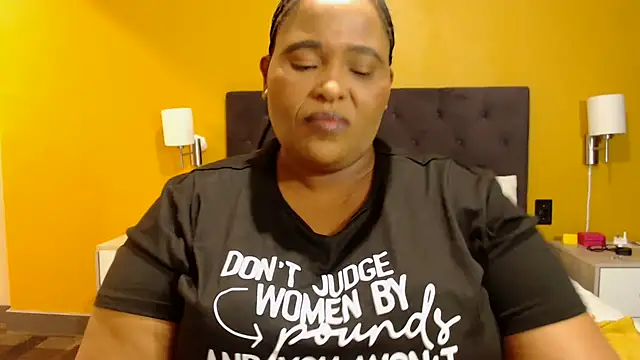 zandile online show from April 29, 8:59 pm