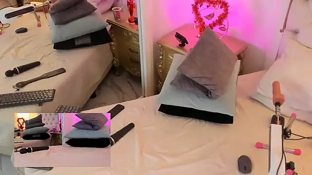 Princsgirl  online show from February 13, 8:13 pm