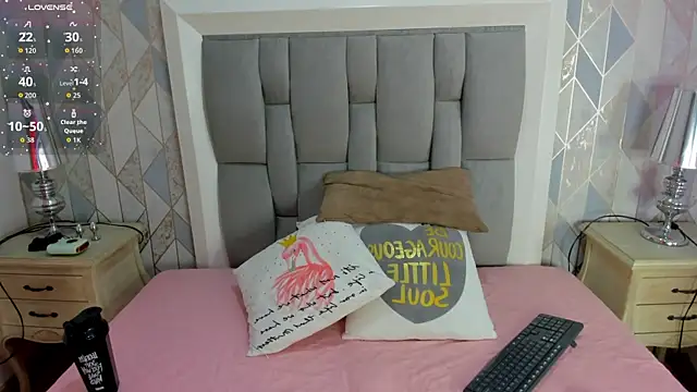 Princsgirl  online show from October 14, 7:36 pm