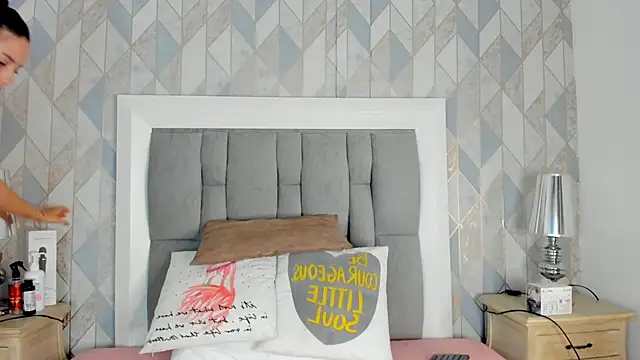 Princsgirl  online show from November 5, 7:36 pm