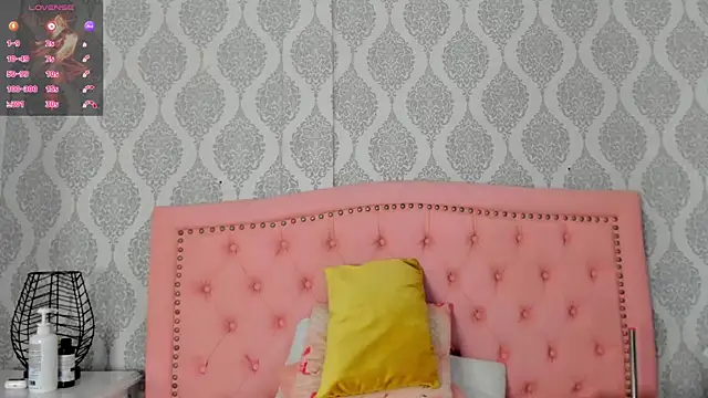 Snapshot of Princsgirl_ chatting on July 19, 5:38 pm Princsgirl online show from July 19, 5:38 pm