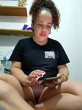 Snapshot of BadMicaela1 chatting on January 14, 6:19 am BadMicaela1 online show from January 14, 6:19 am