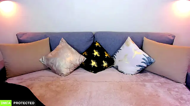 TheWoman   online show from March 6, 7:10 pm