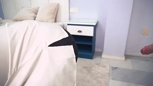 new dee online show from April 2, 11:52 am