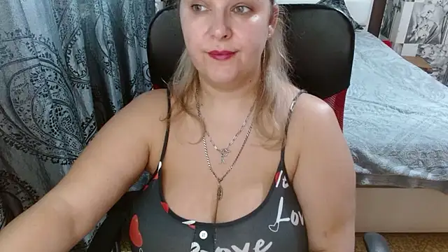 Snapshot of Boolochka chatting on January 15, 12:32 pm Boolochka online show from January 15, 12:32 pm