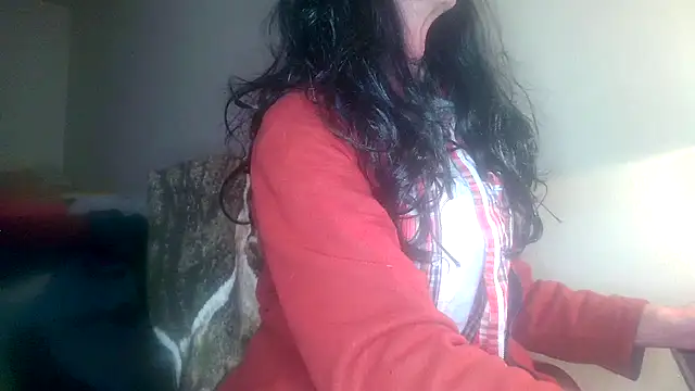 Snapshot of Python43 chatting on February 5, 8:35 pm Python43 online show from February 5, 8:35 pm