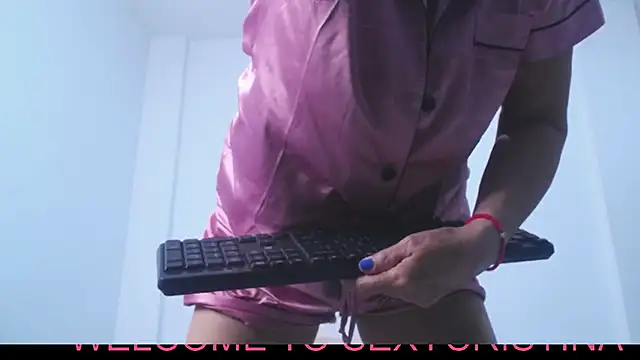 Snapshot of sexycristina_2 chatting on November 24, 3:01 pm sexycristina 2 online show from November 24, 3:01 pm