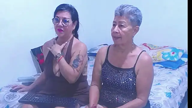 Snapshot of sexycristina_2 chatting on July 14, 8:03 pm sexycristina 2 online show from July 14, 8:03 pm