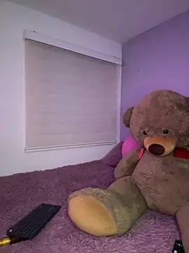 Snapshot of Sammy_pink chatting on December 3, 11:36 pm Sammy pink online show from December 3, 11:36 pm