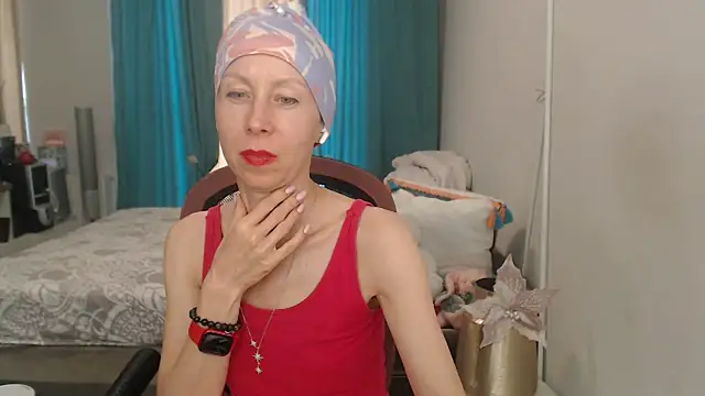 Snapshot of LuxuryNika chatting on July 10, 1:25 pm LuxuryNika online show from July 10, 1:25 pm