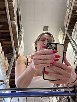 Gatitacarlita online show from December 28, 6:29 pm