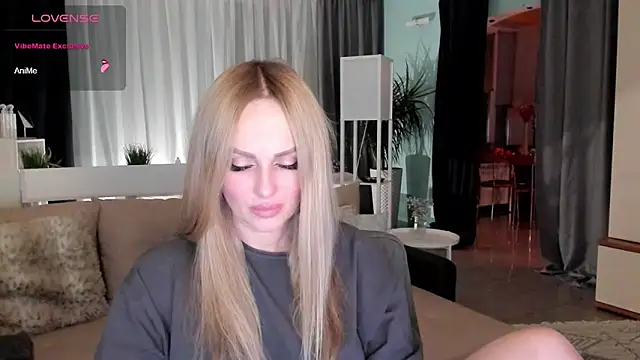 Libby Nora online show from December 11, 3:58 pm