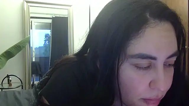 WetFlower69 online show from May 24, 11:54 pm