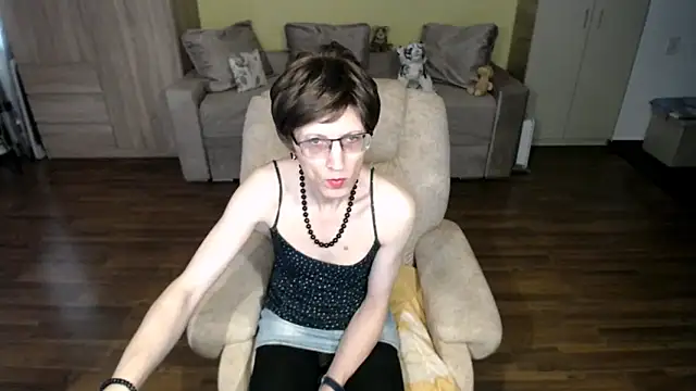 clementine online show from April 4, 8:12 am