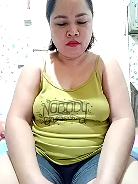 XXLorie 02 online show from October 6, 9:12 pm