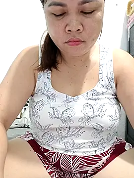 XXLorie 02 online show from April 26, 8:50 pm