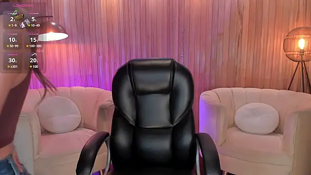 Snapshot of AmyDavis_ chatting on December 6, 2:13 am AmyDavis online show from December 6, 2:13 am